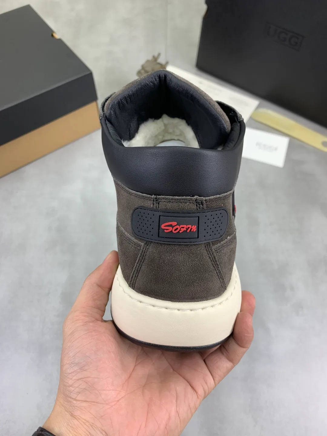 Men's men's shoes 💰P660 New arrival 🆕🆕🆕 IUGGI winter 🎄Q version ugly band-aid rhubarb boots men's trendy brand matte leather Martin boots high-top thick-soled big-toe shoes original designer cock-toe boots winter new retro men's shoes trendy and fashionable thick-soled bread shoes non-slip and wear-resistant Size: 39-44